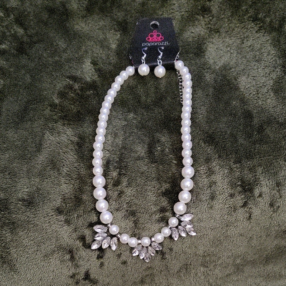 Paparazzi Silver and White Necklace Classic Charm